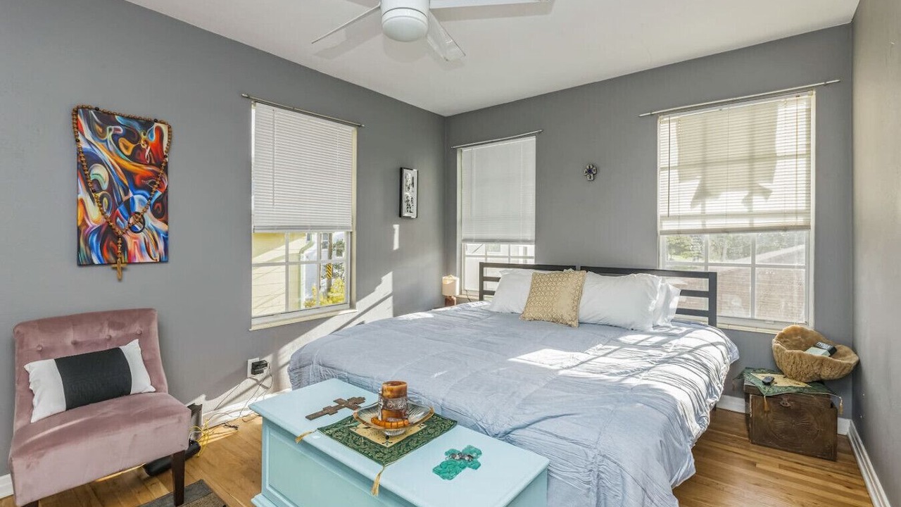 Photo of Bedroom in Crescent Lake