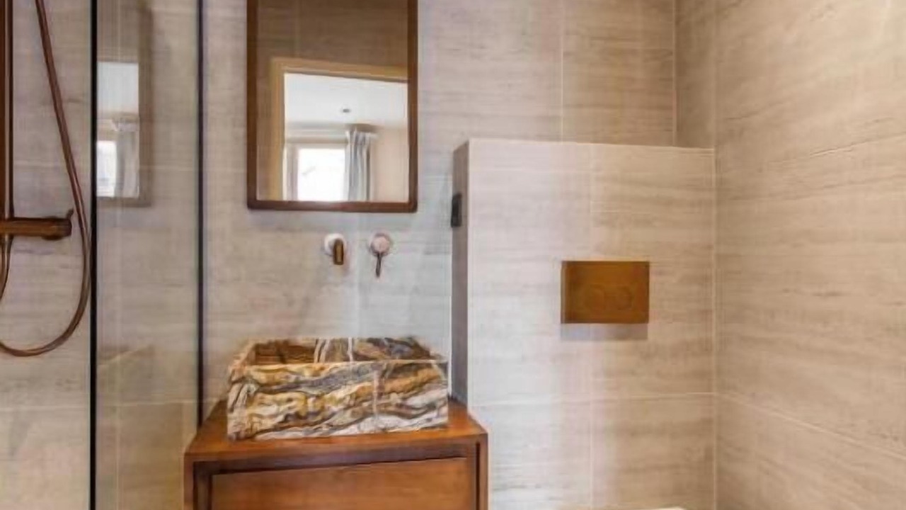 Photo of Bathroom in Les Halles