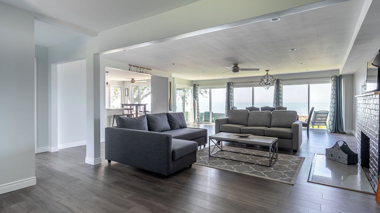 Photo of Livingroom in Amherstburg