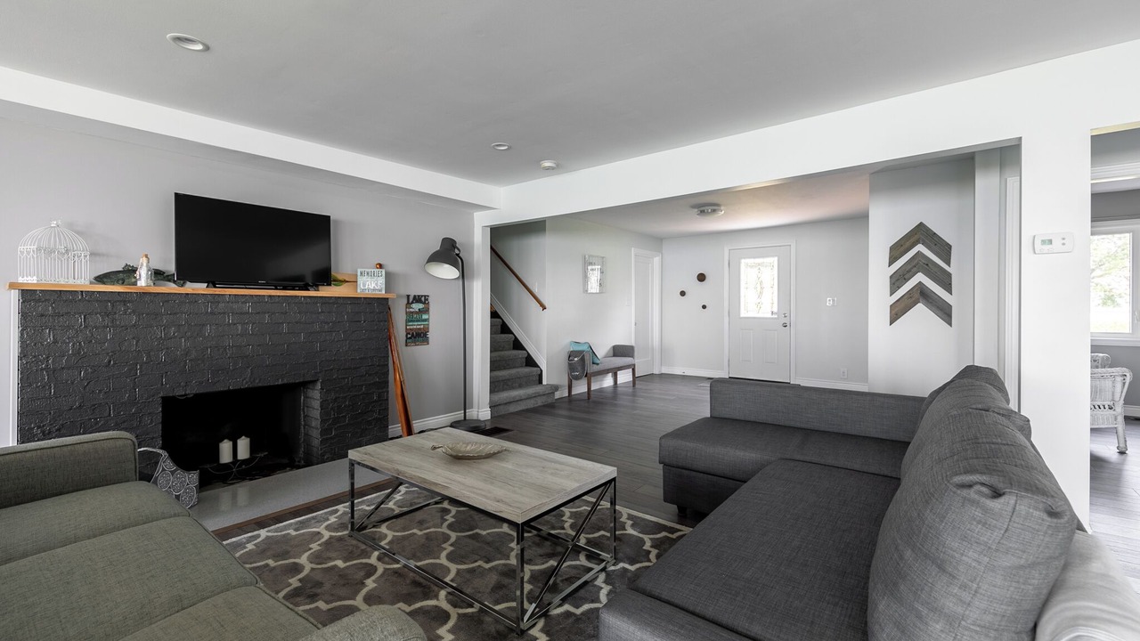 Photo of Livingroom in Amherstburg