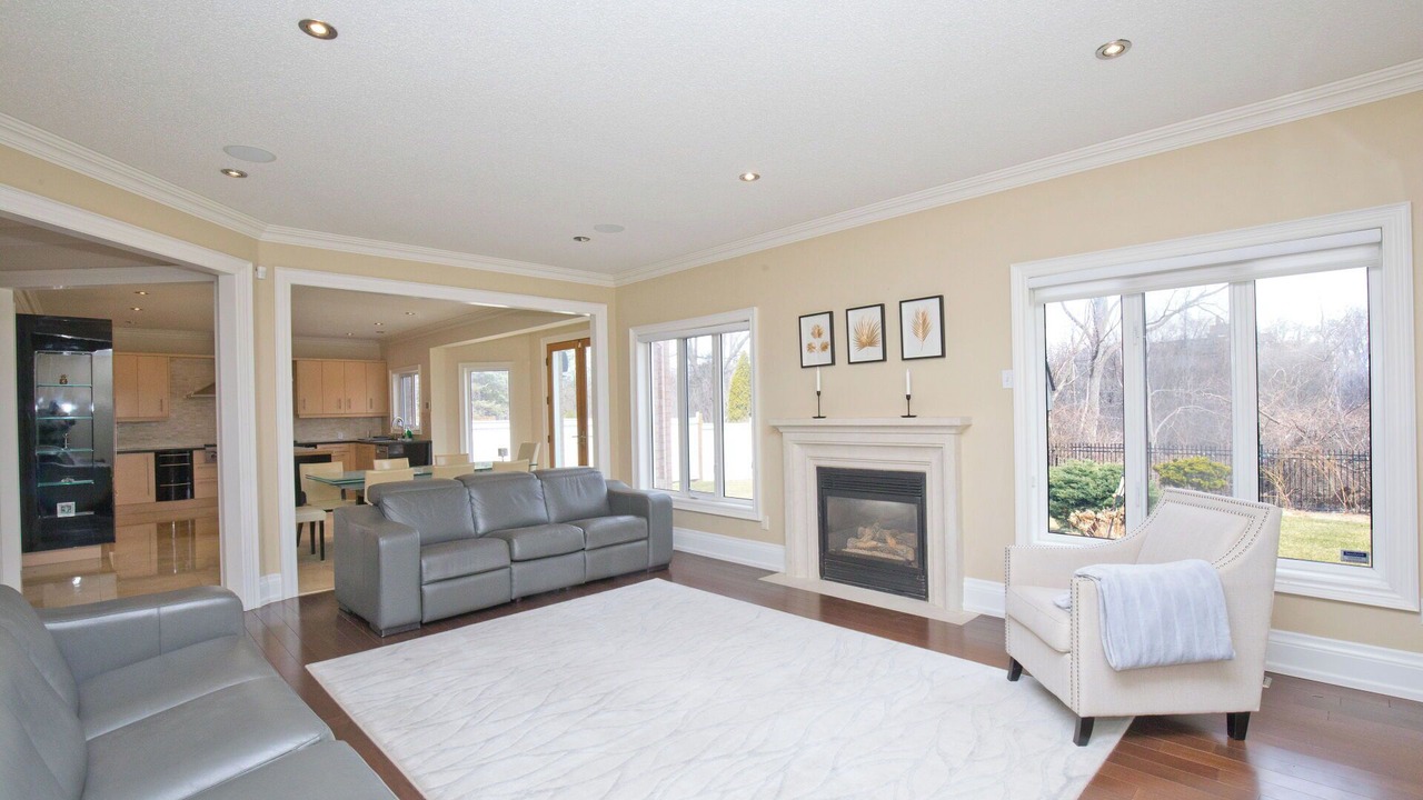 Photo of Livingroom in Streetsville