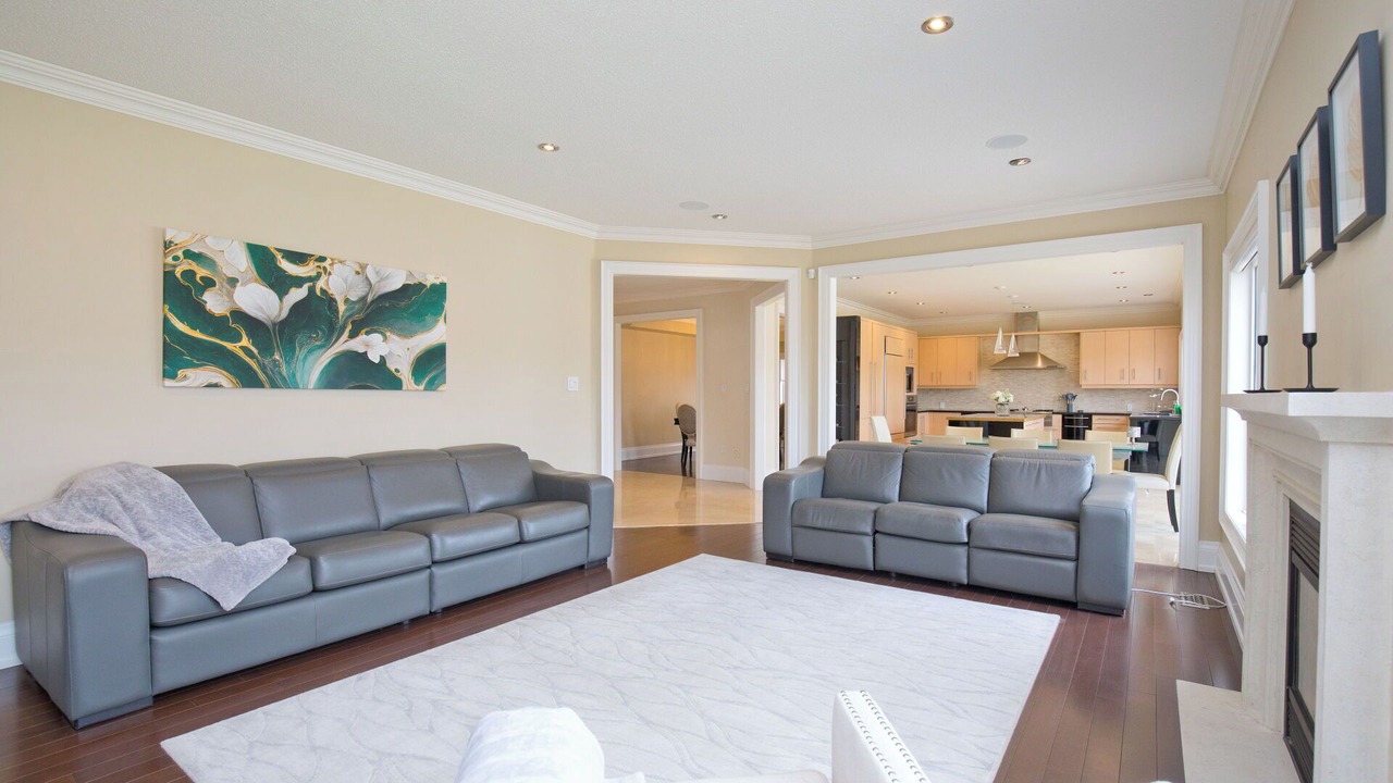 Photo of Livingroom in Streetsville