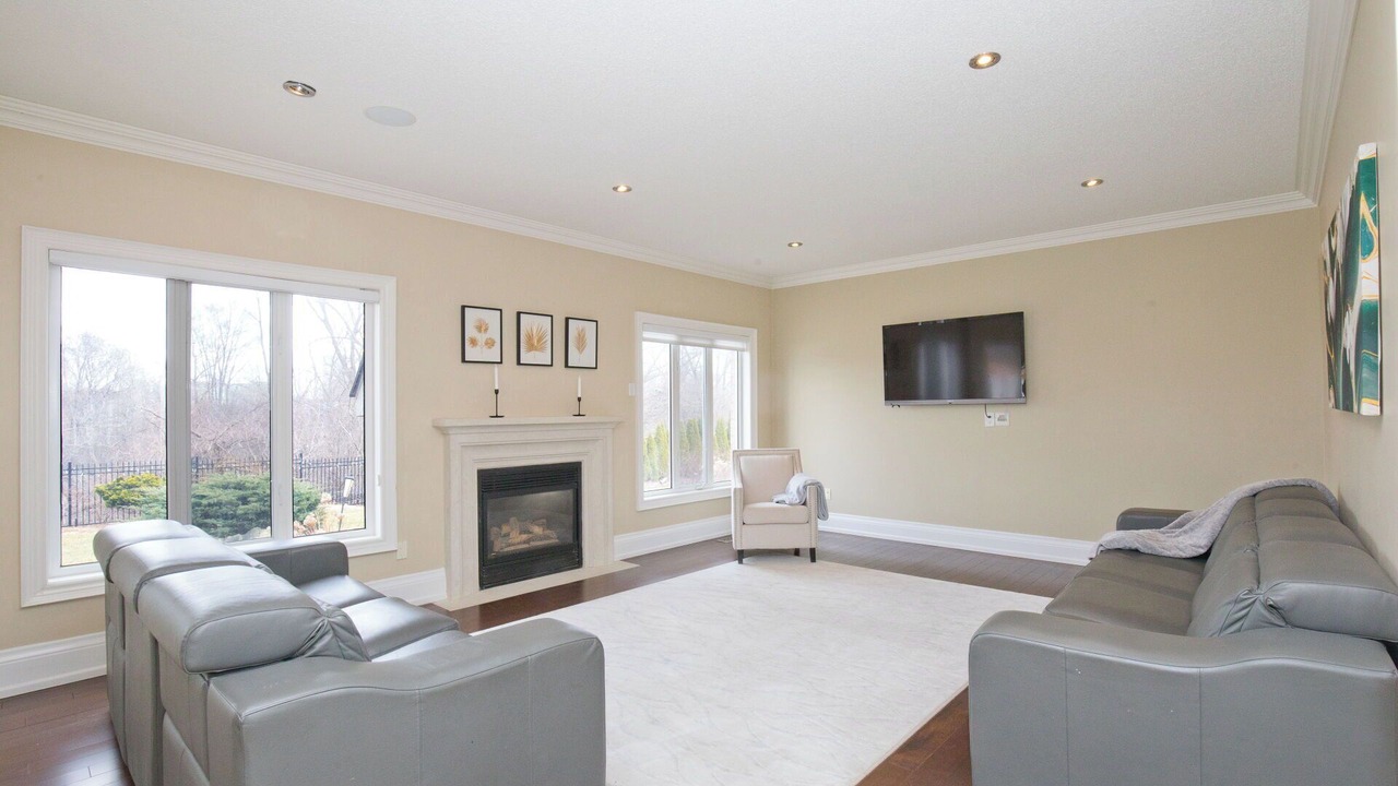 Photo of Livingroom in Streetsville