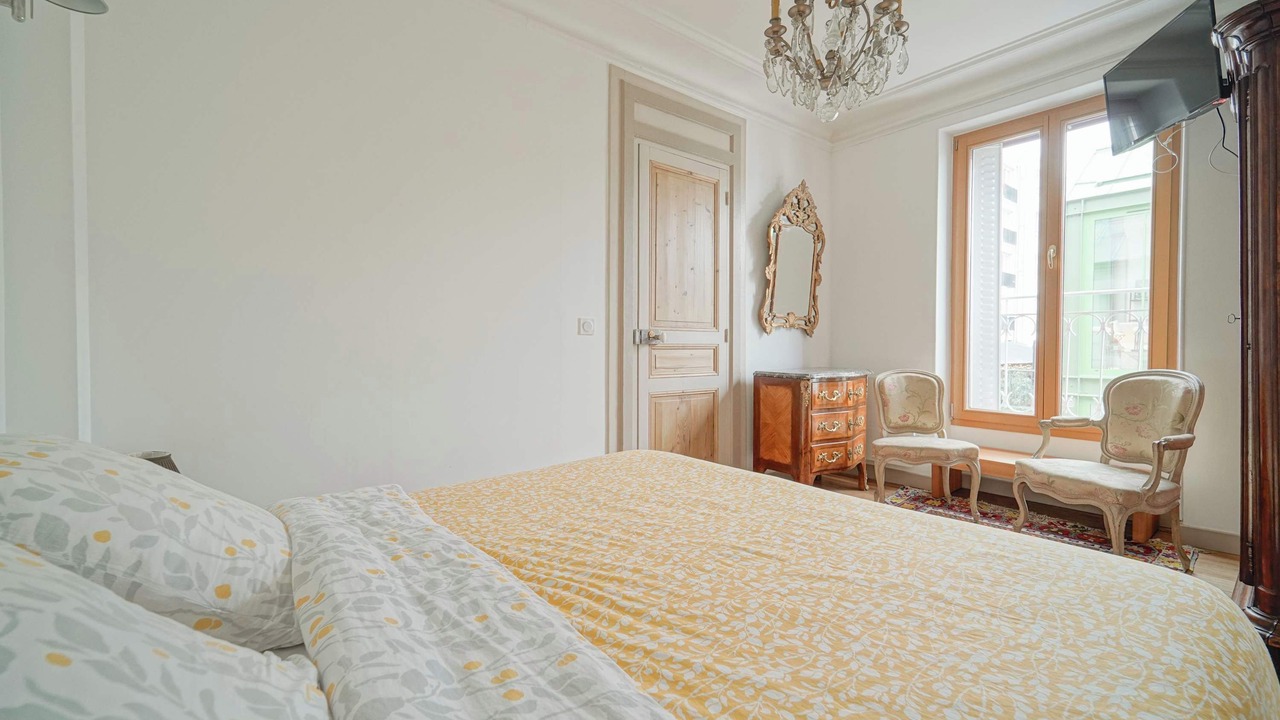 Photo of Bedroom in Les Puces de Saint-Ouen