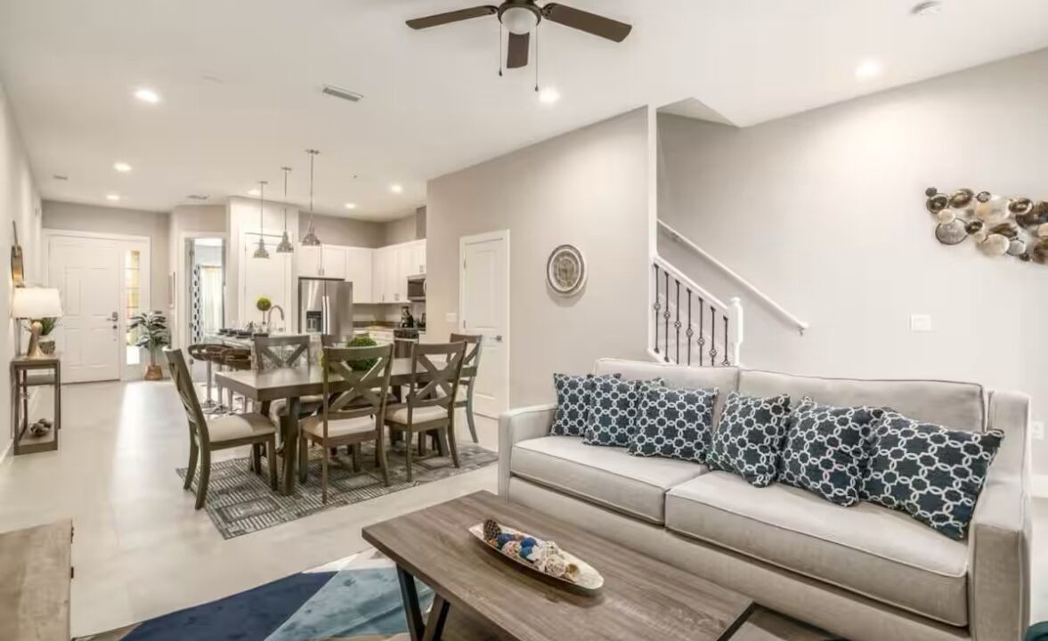 Photo of Livingroom in Crestwynd Bay