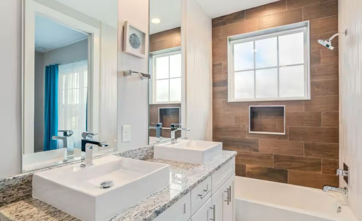 Photo of Bathroom in Crestwynd Bay