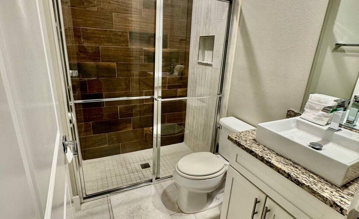 Photo of Bathroom in Crestwynd Bay