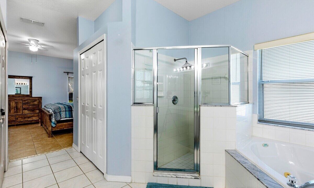 Photo of Bathroom in Crescent Lakes