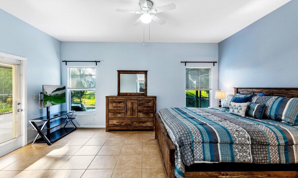 Photo of Bedroom in Crescent Lakes