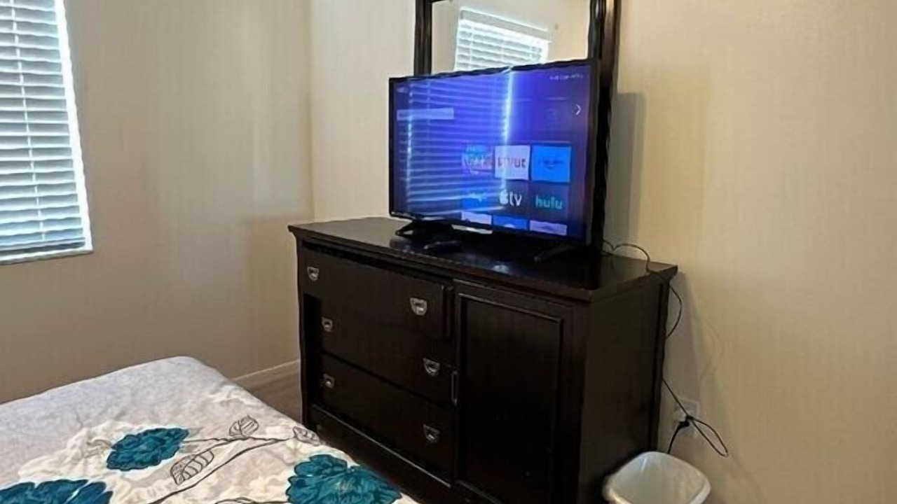 Photo of Bedroom in Crescent Lakes