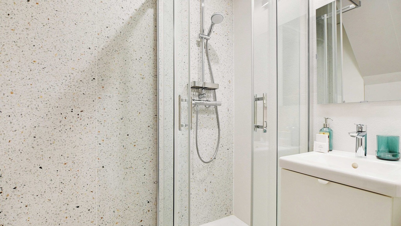 Photo of Bathroom in Centre