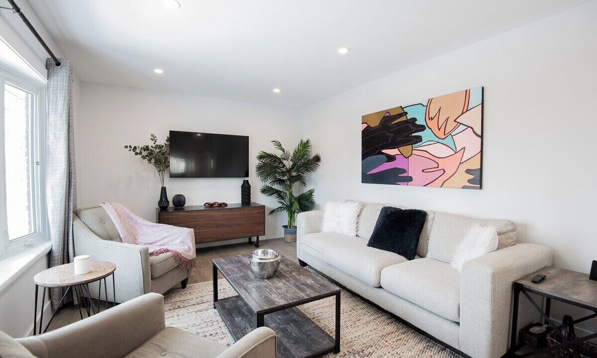 Photo of Livingroom in Fenelon Falls