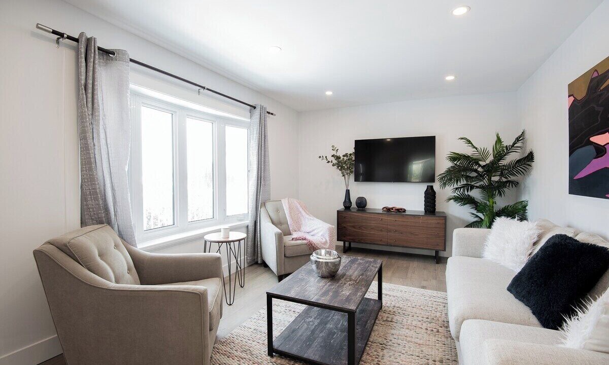 Photo of Livingroom in Fenelon Falls