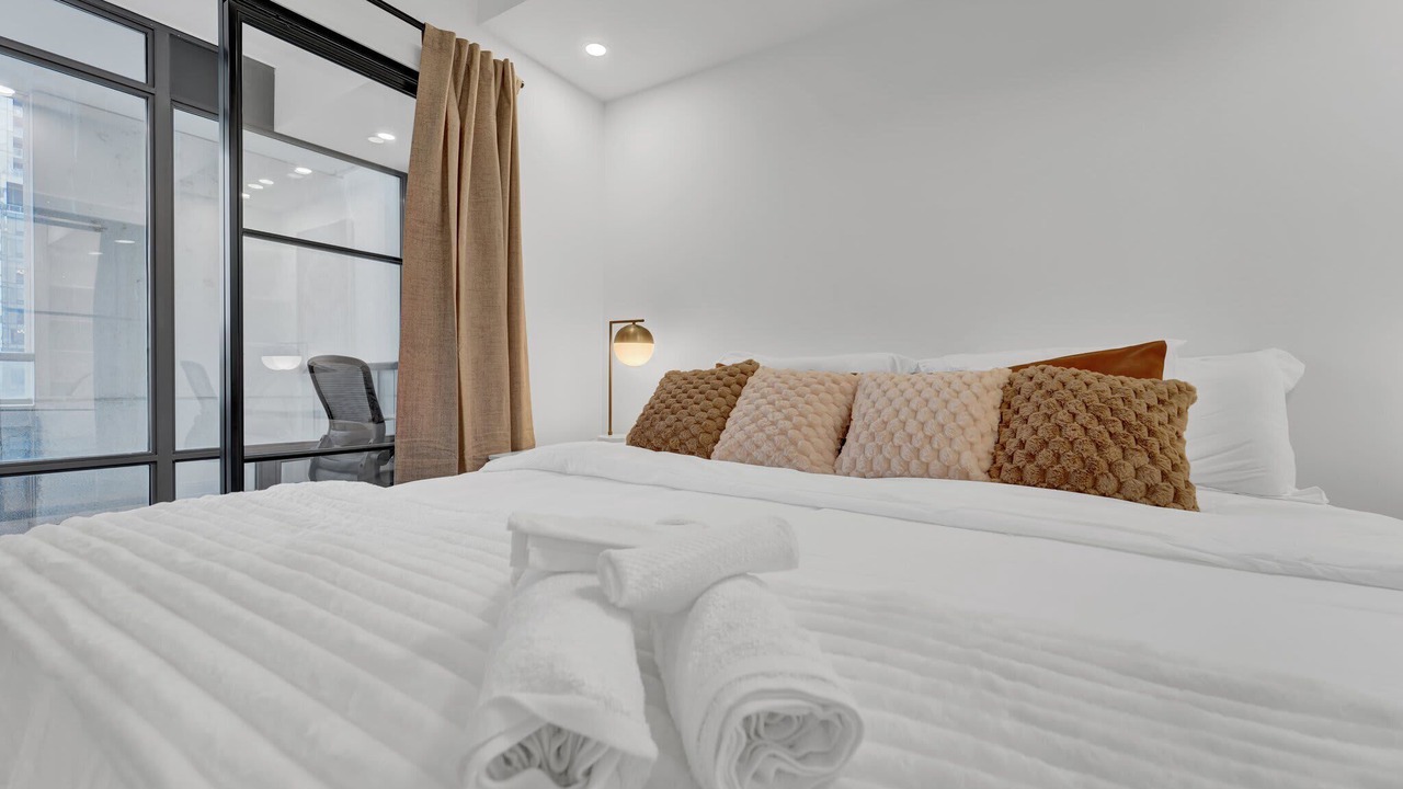 Photo of Bedroom in Bloor-Yorkville