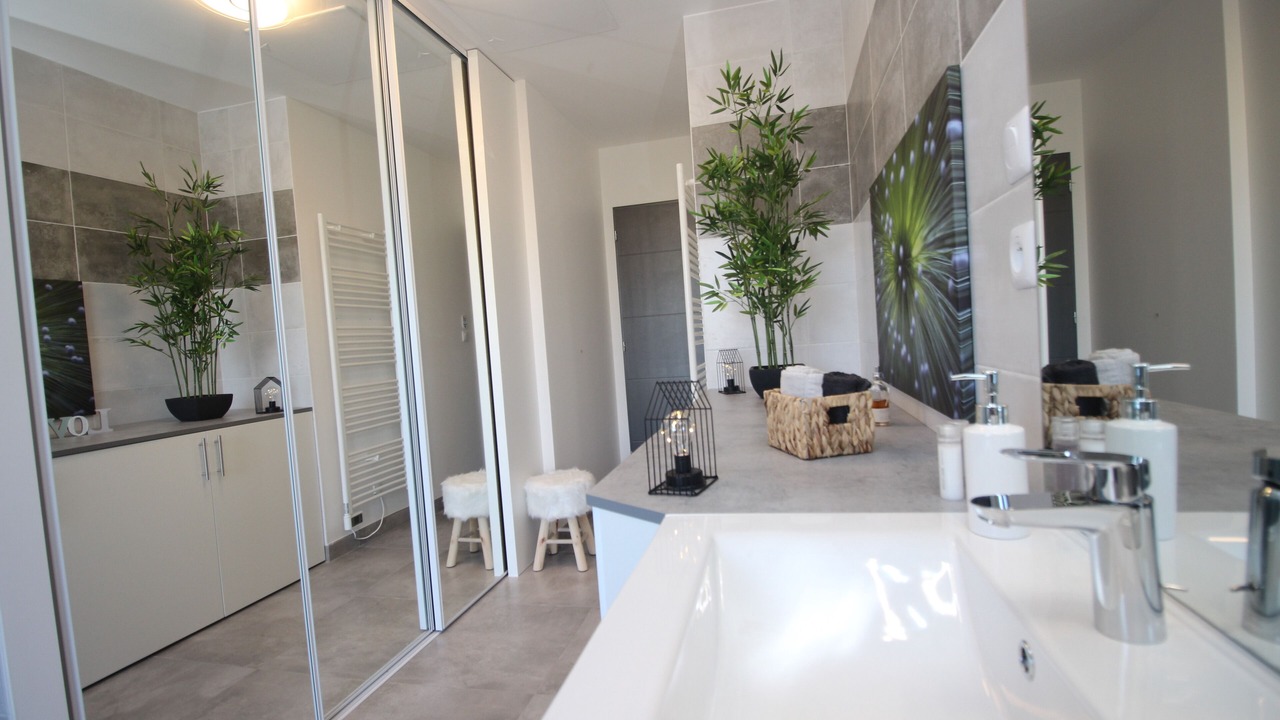 Photo of Bathroom in Tigeaux