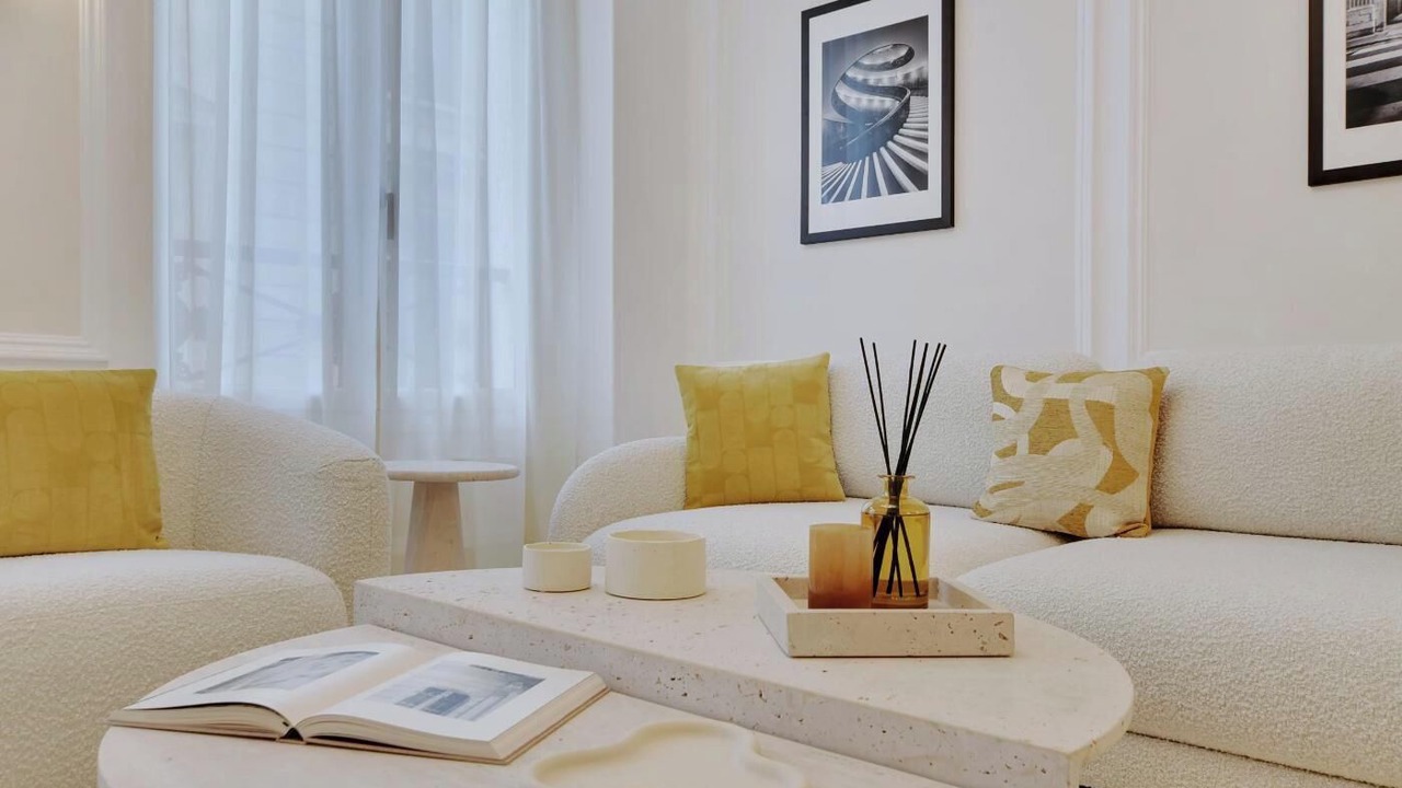 Photo of Livingroom in Quartier du Faubourg-Montmartre