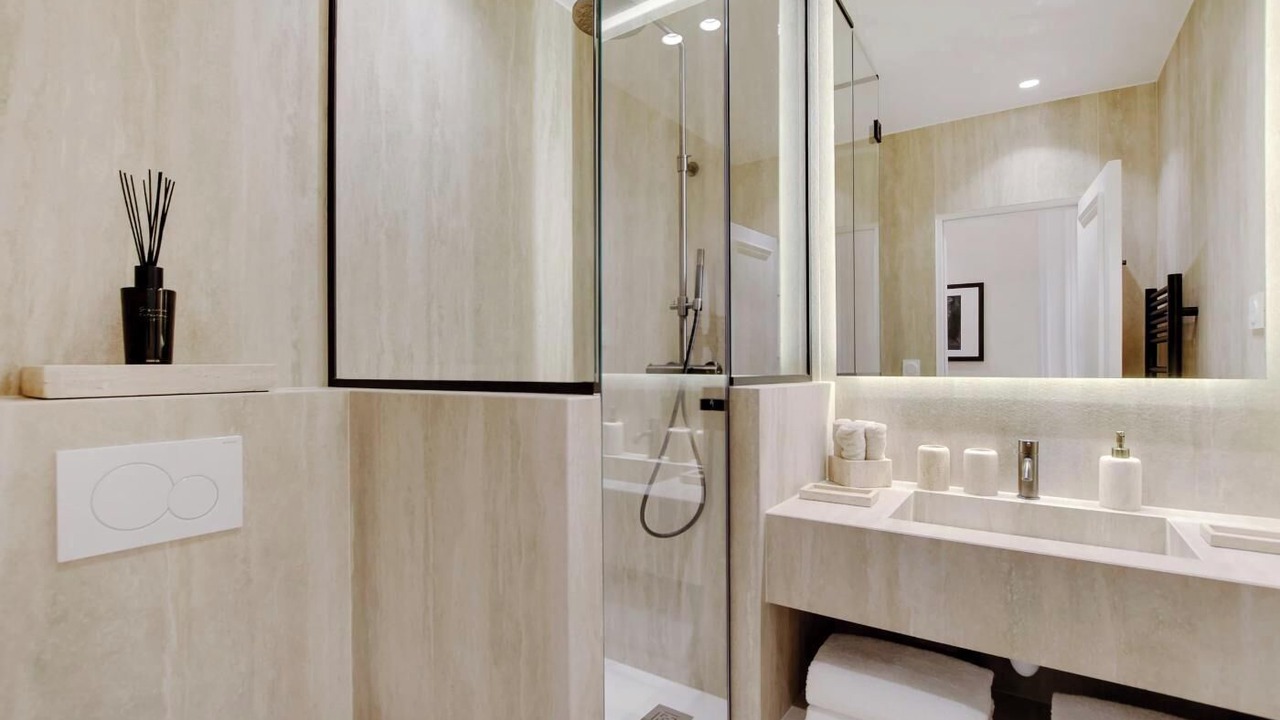 Photo of Bathroom in Quartier du Faubourg-Montmartre