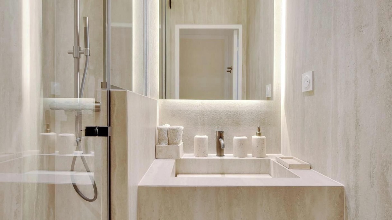 Photo of Bathroom in Quartier du Faubourg-Montmartre