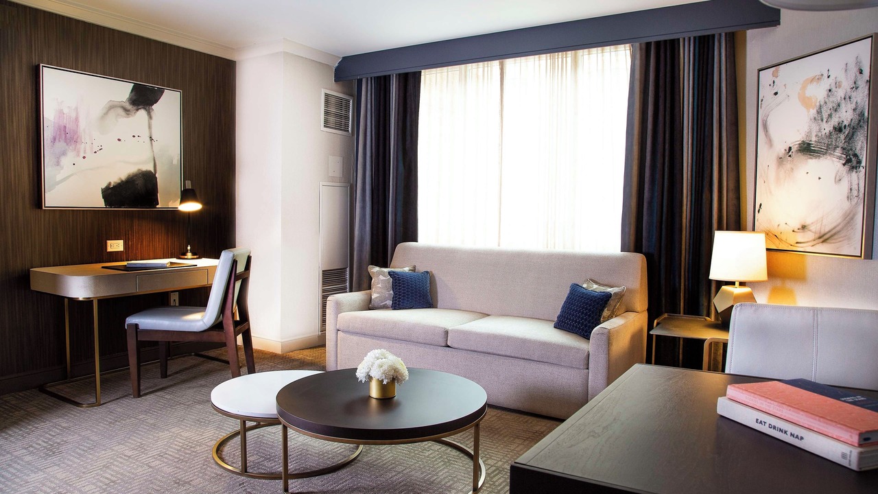 Photo of Livingroom in Bloor-Yorkville