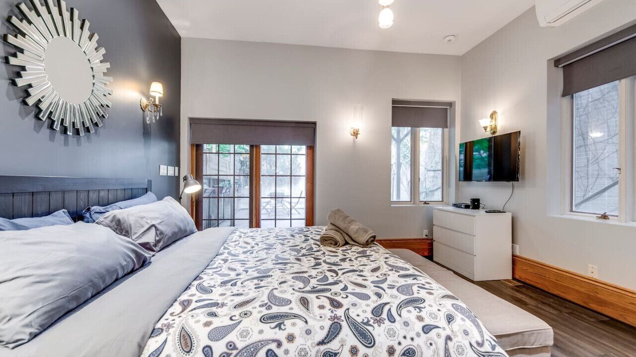 Photo of Bedroom in Bloor-Yorkville