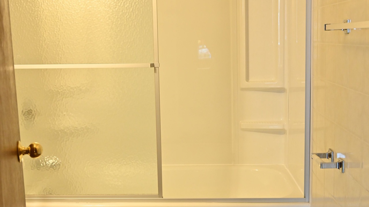 Photo of Bathroom in Unorganized Centre Parry Sound