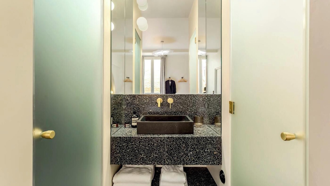 Photo of Bathroom in Vivienne