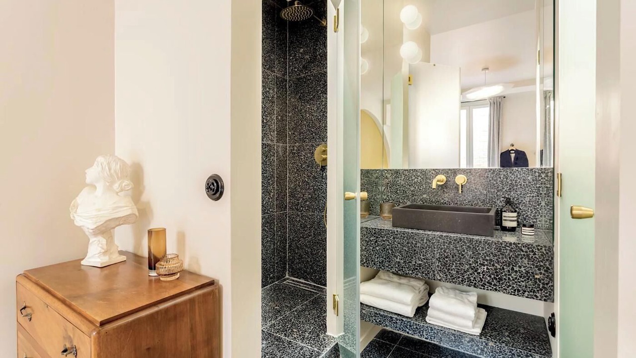 Photo of Bathroom in Vivienne