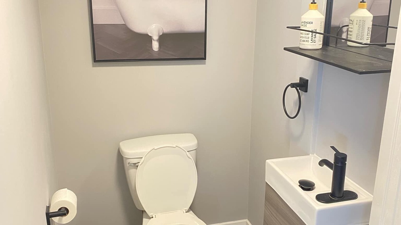 Photo of Bathroom in Unorganized Centre Parry Sound
