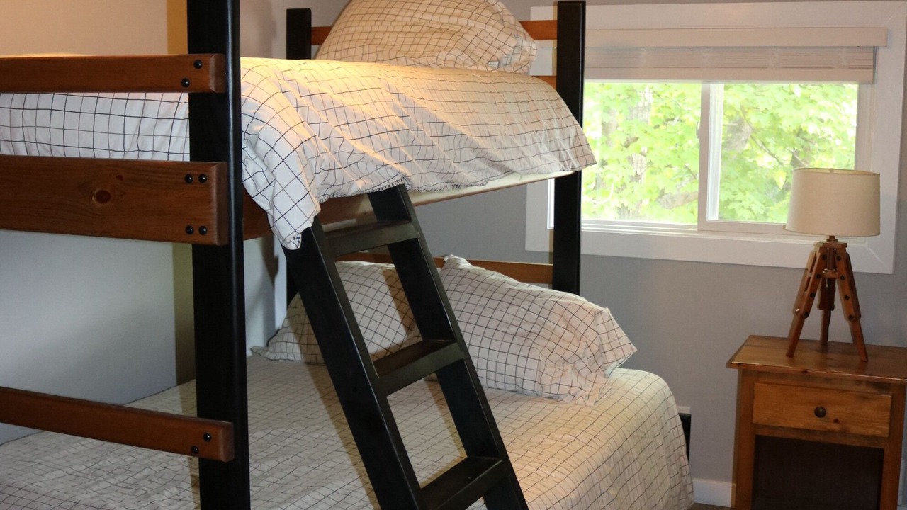 Photo of Bedroom in Unorganized Centre Parry Sound