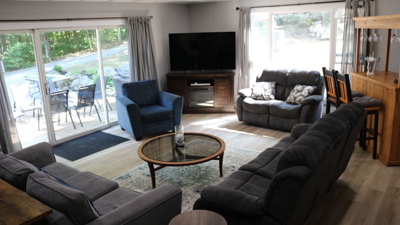 Photo of Livingroom in Unorganized Centre Parry Sound