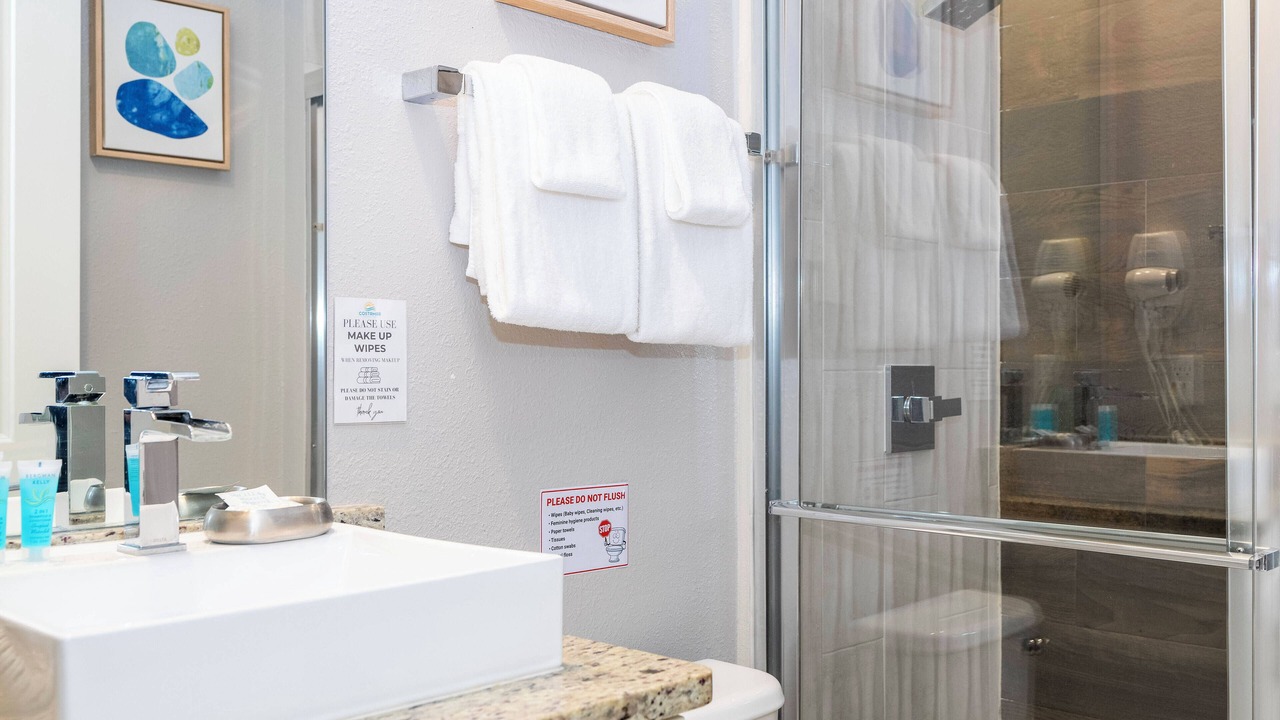 Photo of Bathroom in Crestwynd Bay