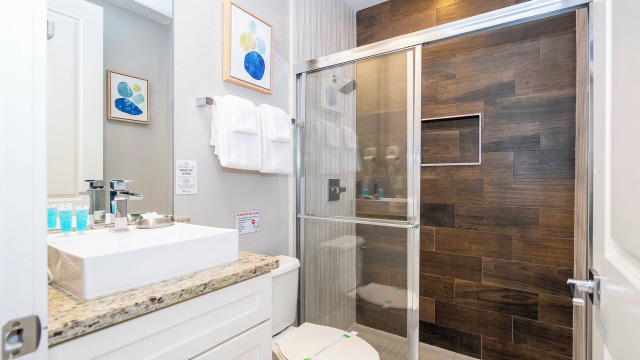 Photo of Bathroom in Crestwynd Bay