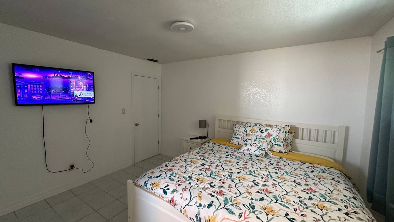 Photo of Bedroom in Oak Ridge
