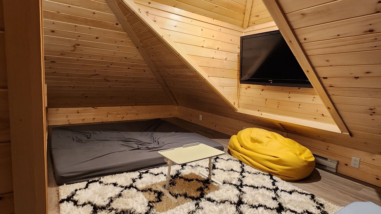 Photo of Bedroom in Lake of Bays