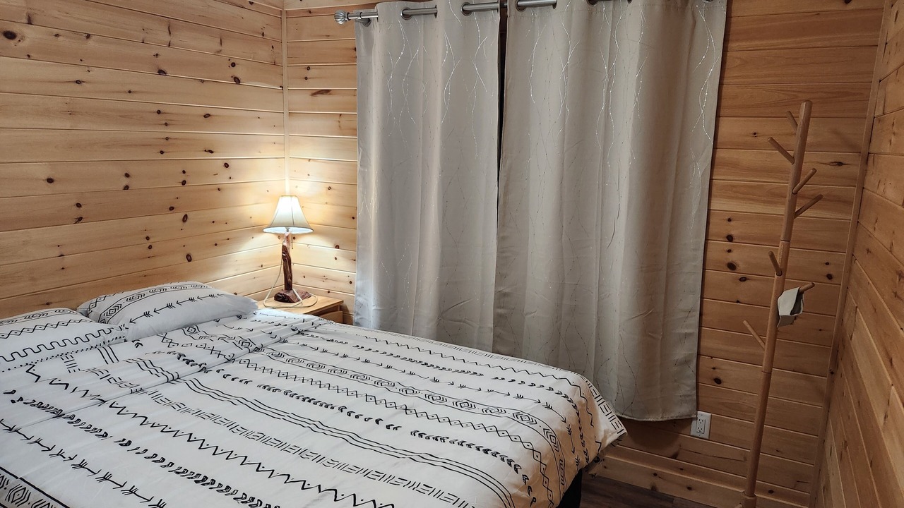 Photo of Bedroom in Lake of Bays
