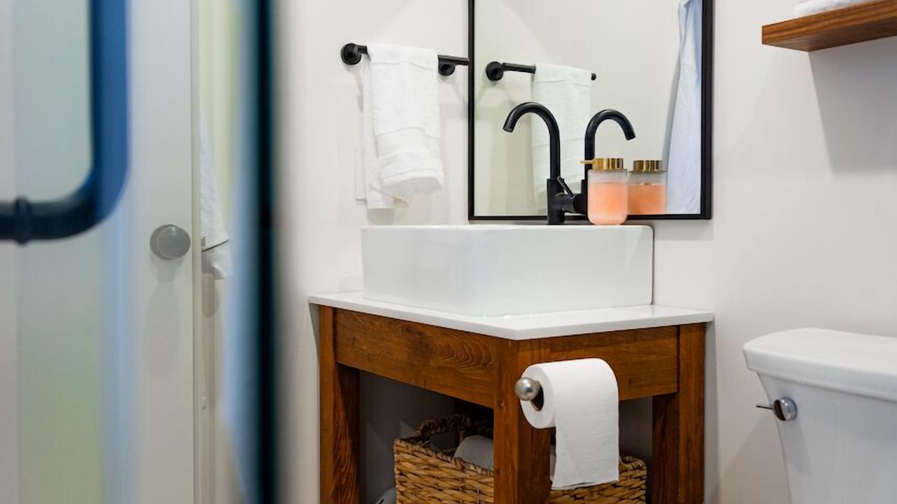 Photo of Bathroom in Caledonia