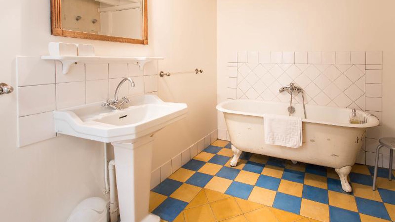 Photo of Bathroom in Hopital Saint-Louis