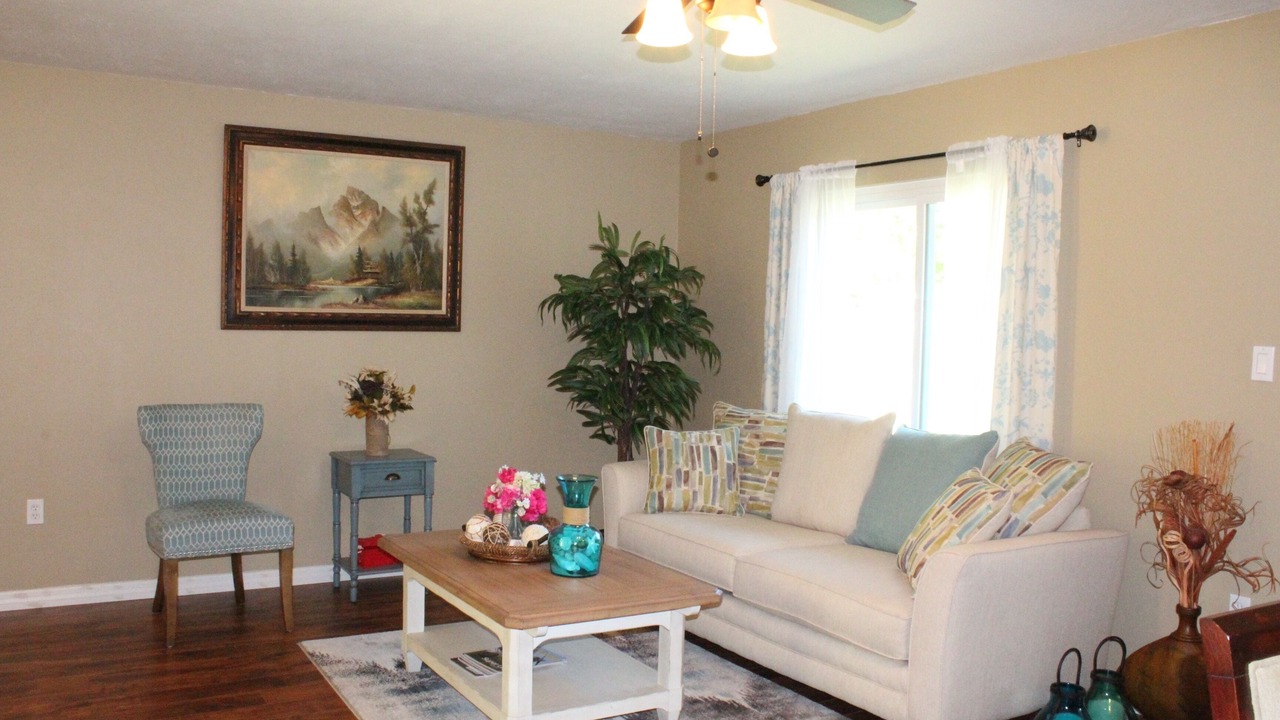 Photo of Livingroom in Sarasota Springs
