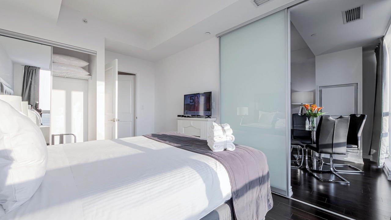 Photo of Bedroom in Bloor-Yorkville