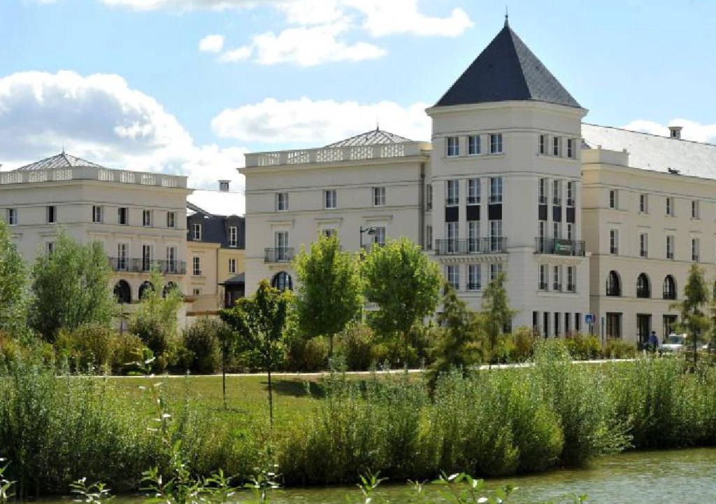 Photo of Buildings in Serris