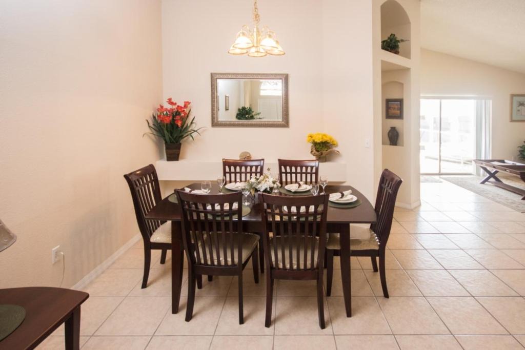 Photo of Livingroom in Creekside