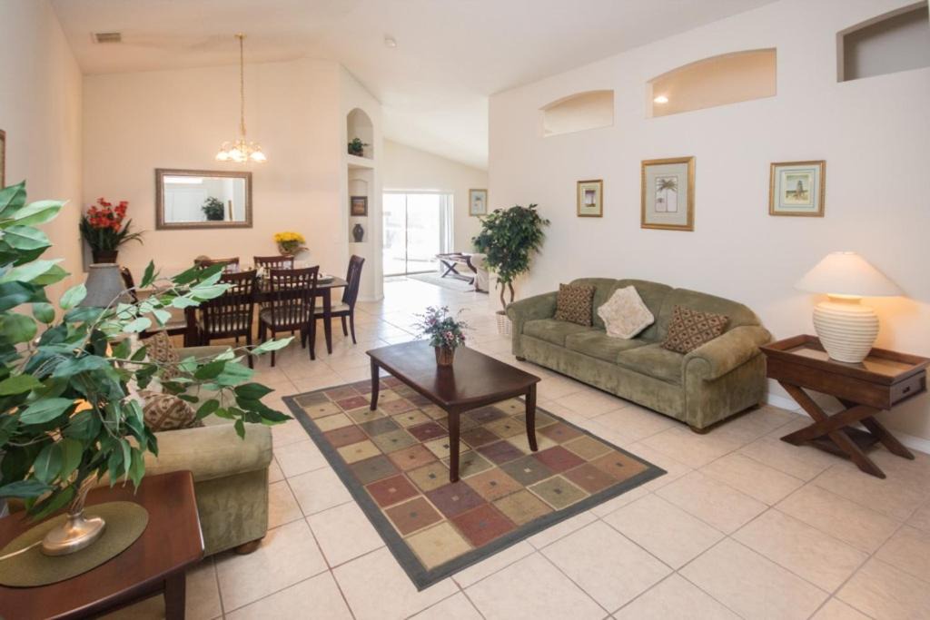 Photo of Livingroom in Creekside