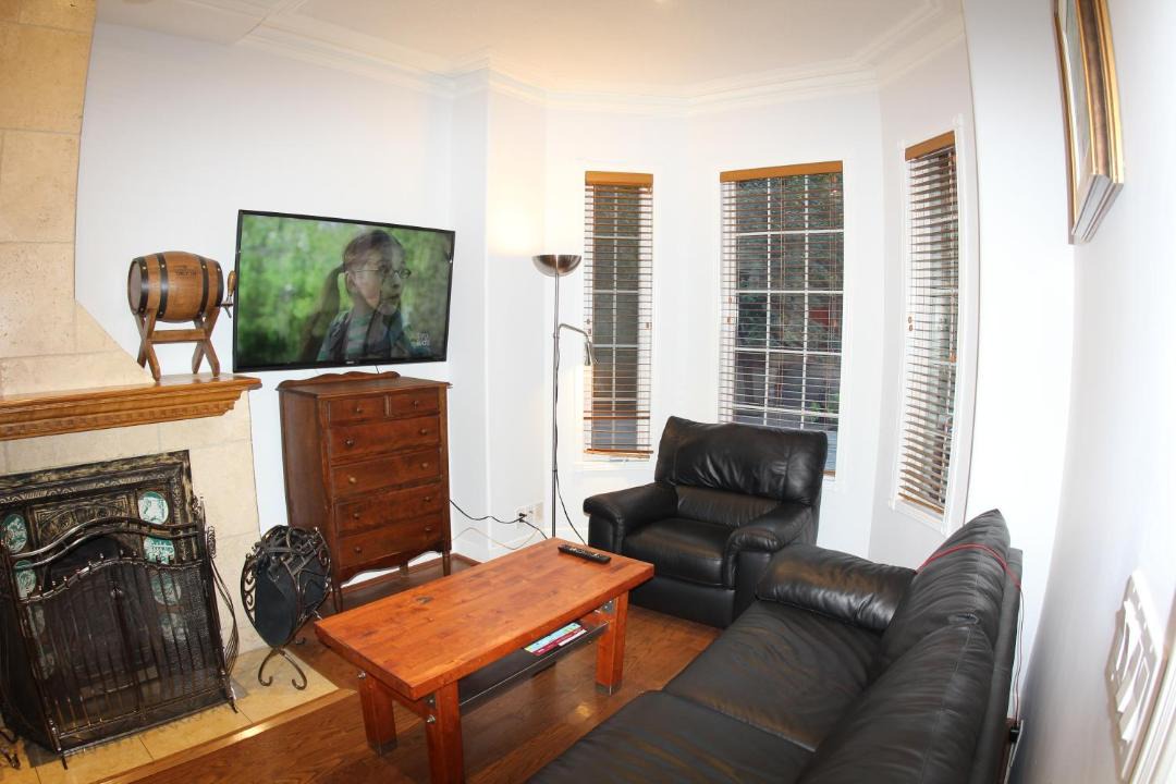 Photo of Livingroom in Cabbagetown