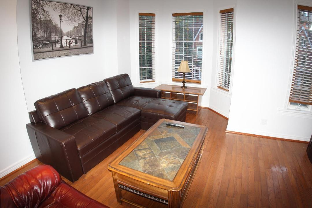 Photo of Livingroom in Cabbagetown