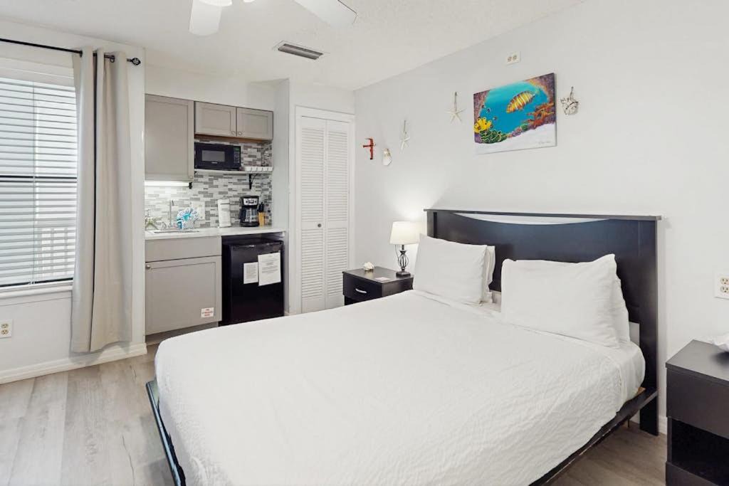 Photo of Bedroom in Gulf Lagoon Beach
