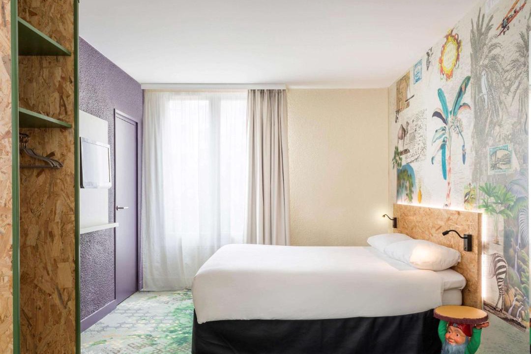Photo of Bedroom in Republique–Point-du-Jour