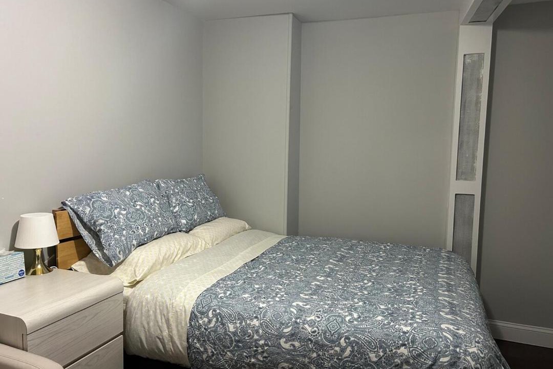 Photo of Bedroom in Roslyn