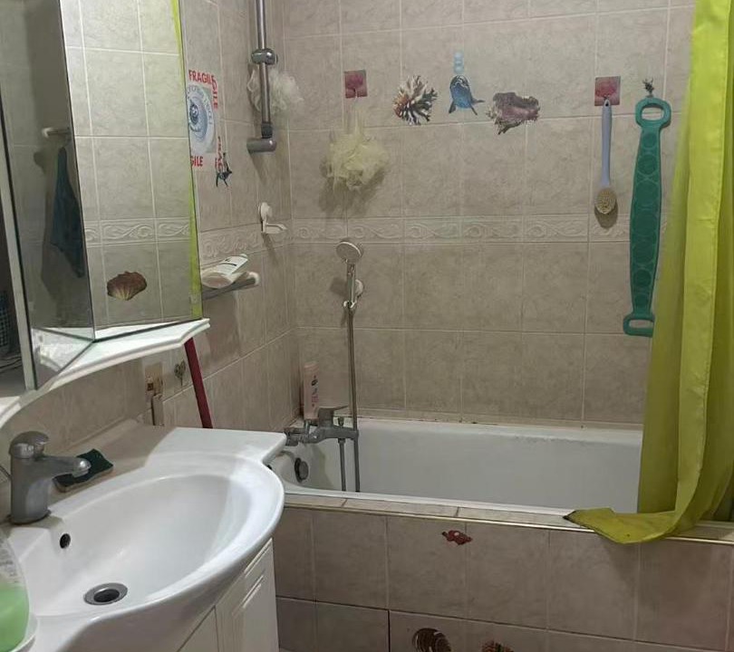 Photo of Bathroom in Cite Paul Eluard