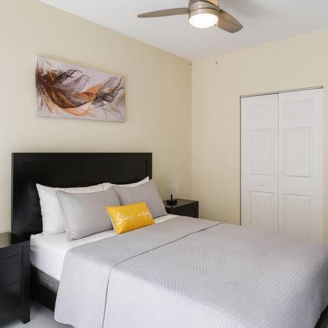 Photo of Bedroom in Bearss Plaza