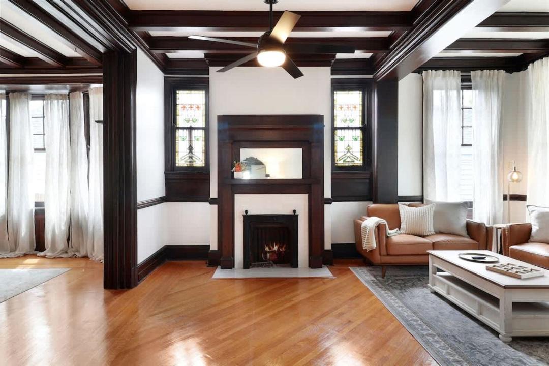 Photo of Livingroom in Mid-City